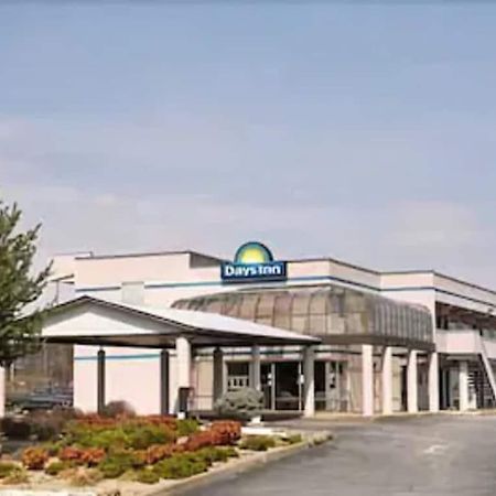 Days Inn By Wyndham Greeneville Екстериор снимка