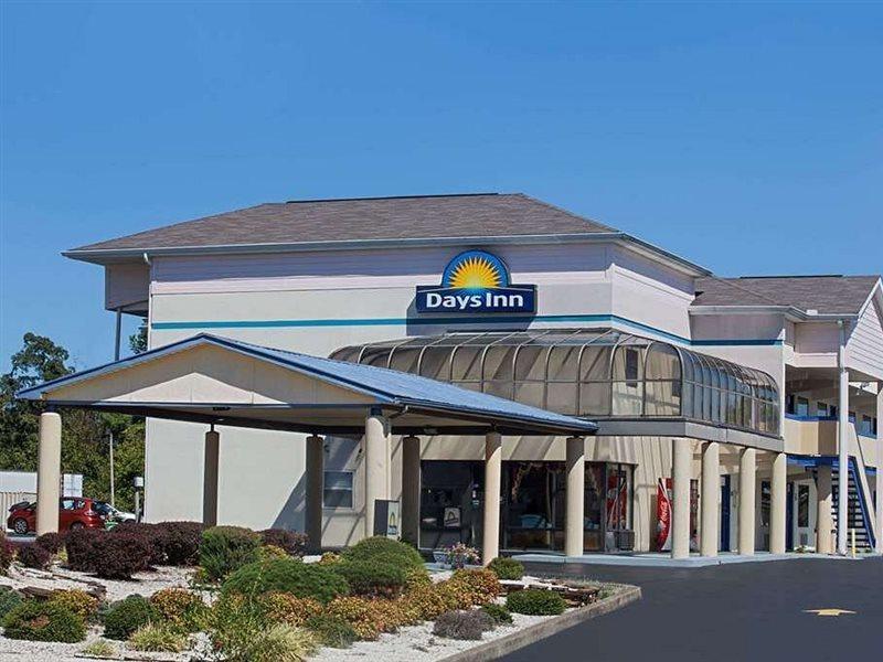 Days Inn By Wyndham Greeneville Екстериор снимка