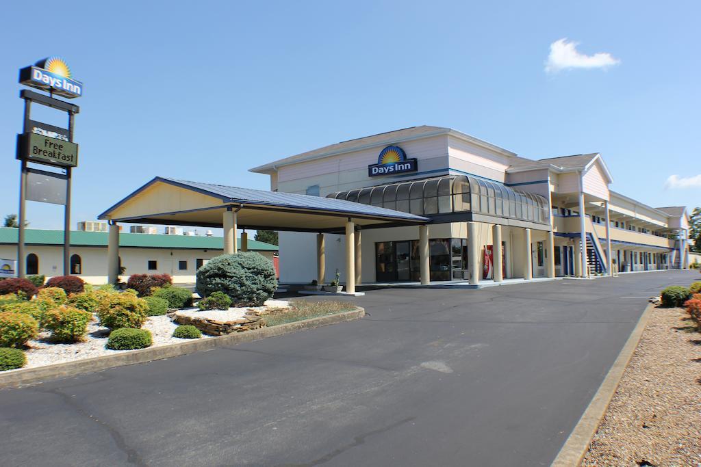 Days Inn By Wyndham Greeneville Екстериор снимка